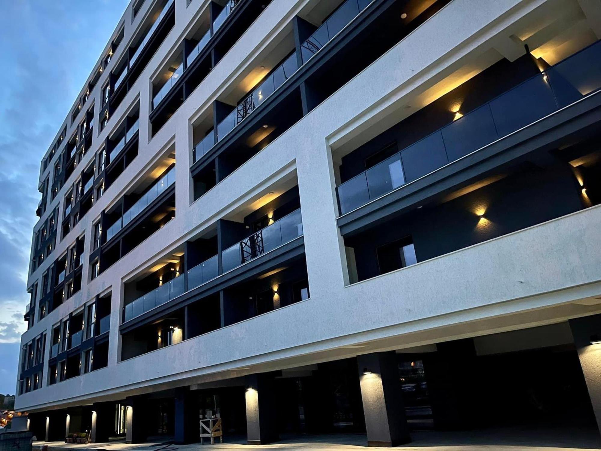 Sky View - Free Parking Apartment Яш Екстериор снимка