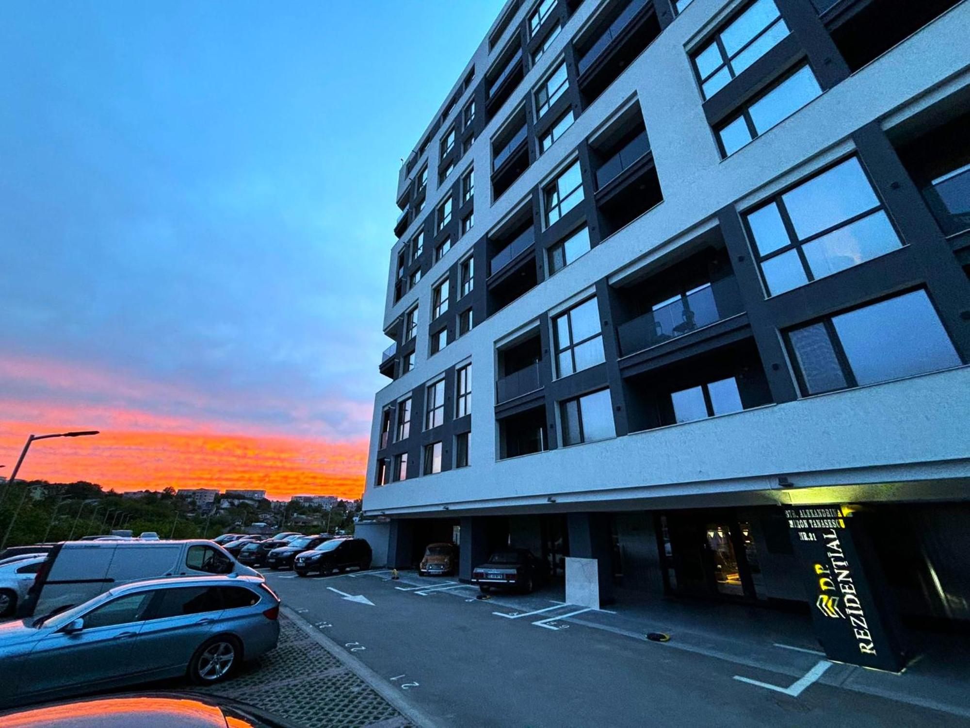 Sky View - Free Parking Apartment Яш Екстериор снимка